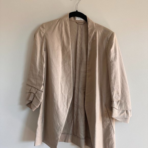 Aritzia | Linen Power Blazer in Trace - Picture 6 of 6